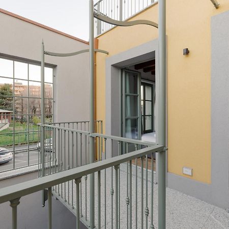 Modern Apartment In Milan With Balcony Екстериор снимка