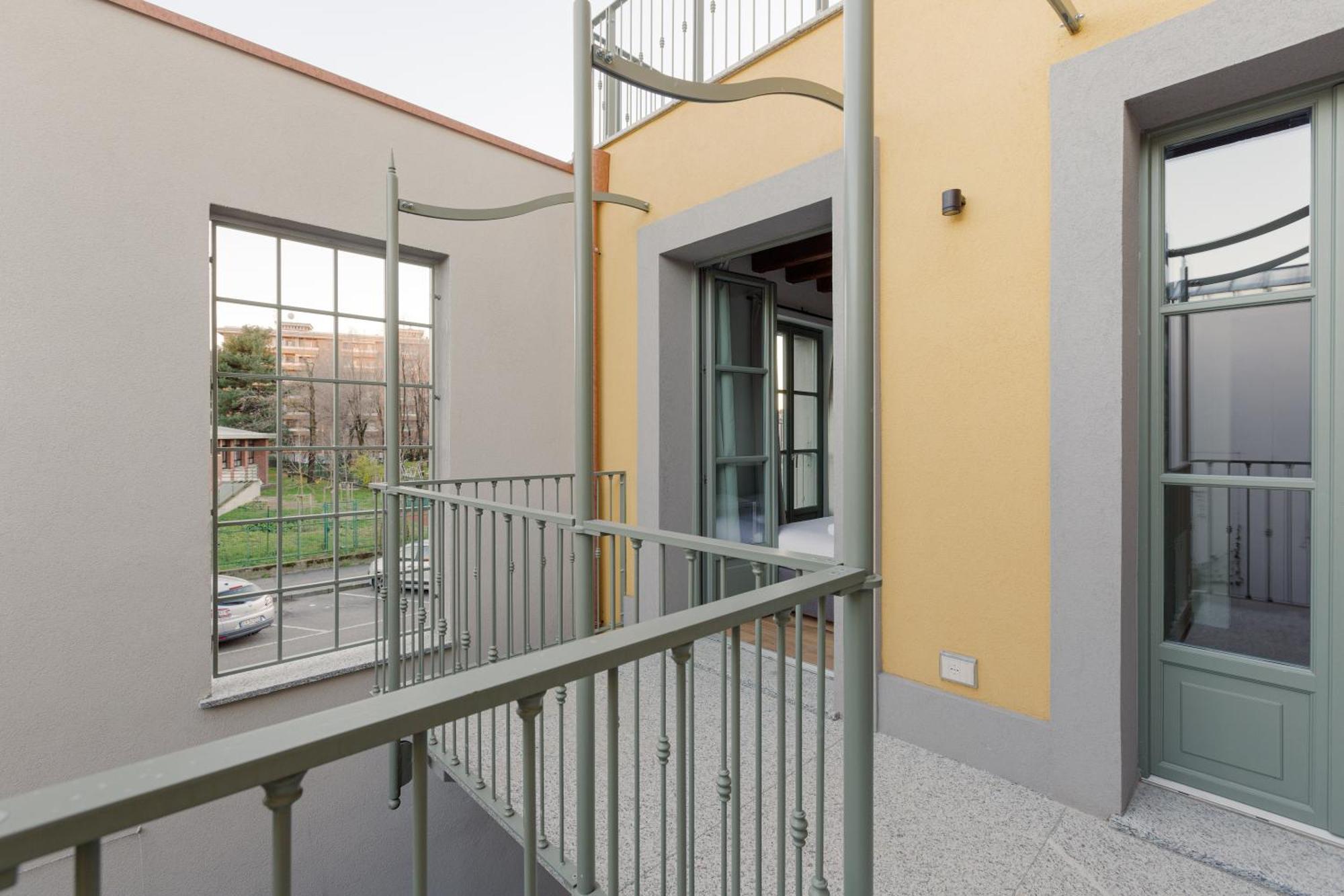 Modern Apartment In Milan With Balcony Екстериор снимка