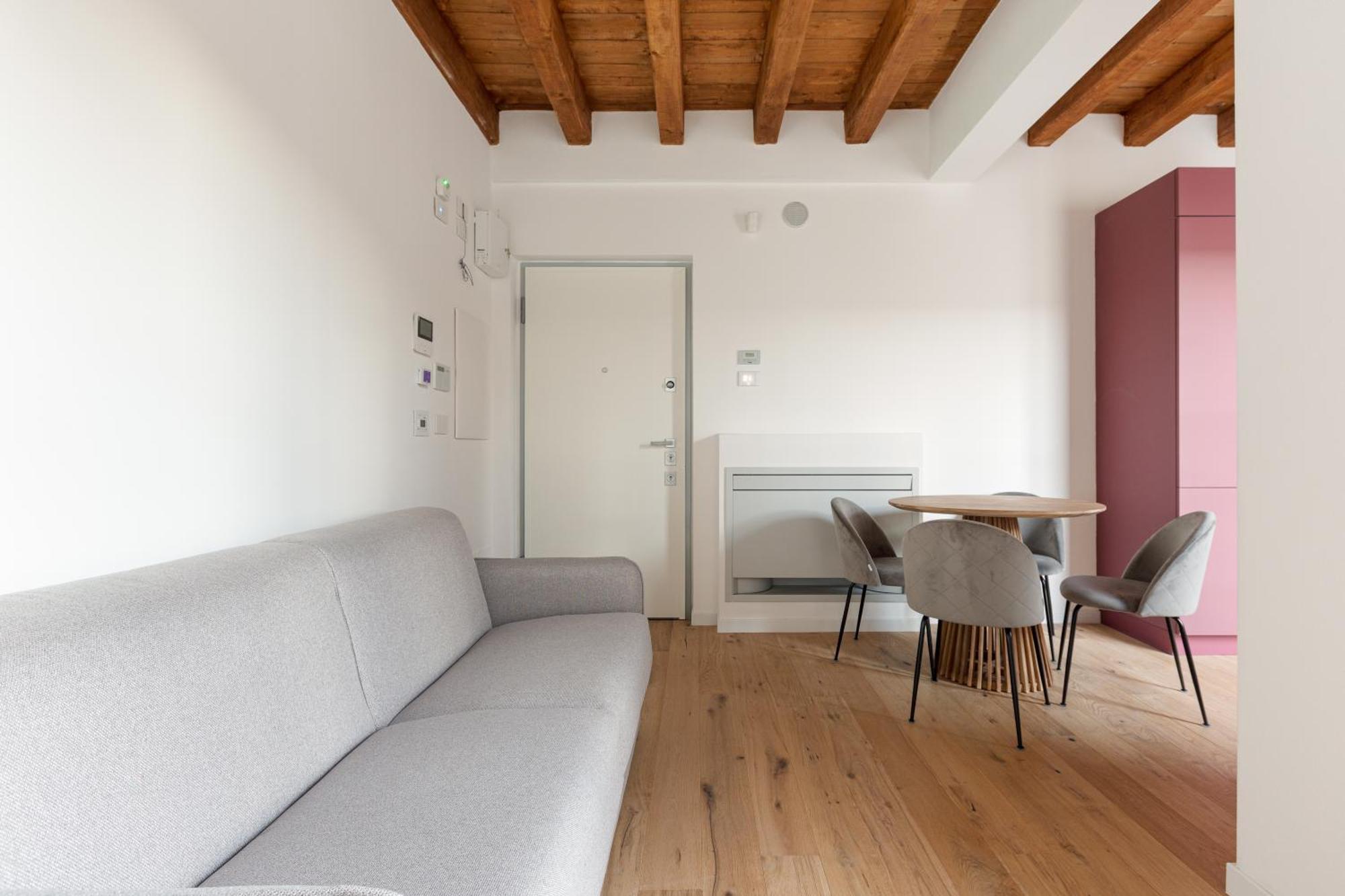 Modern Apartment In Milan With Balcony Екстериор снимка