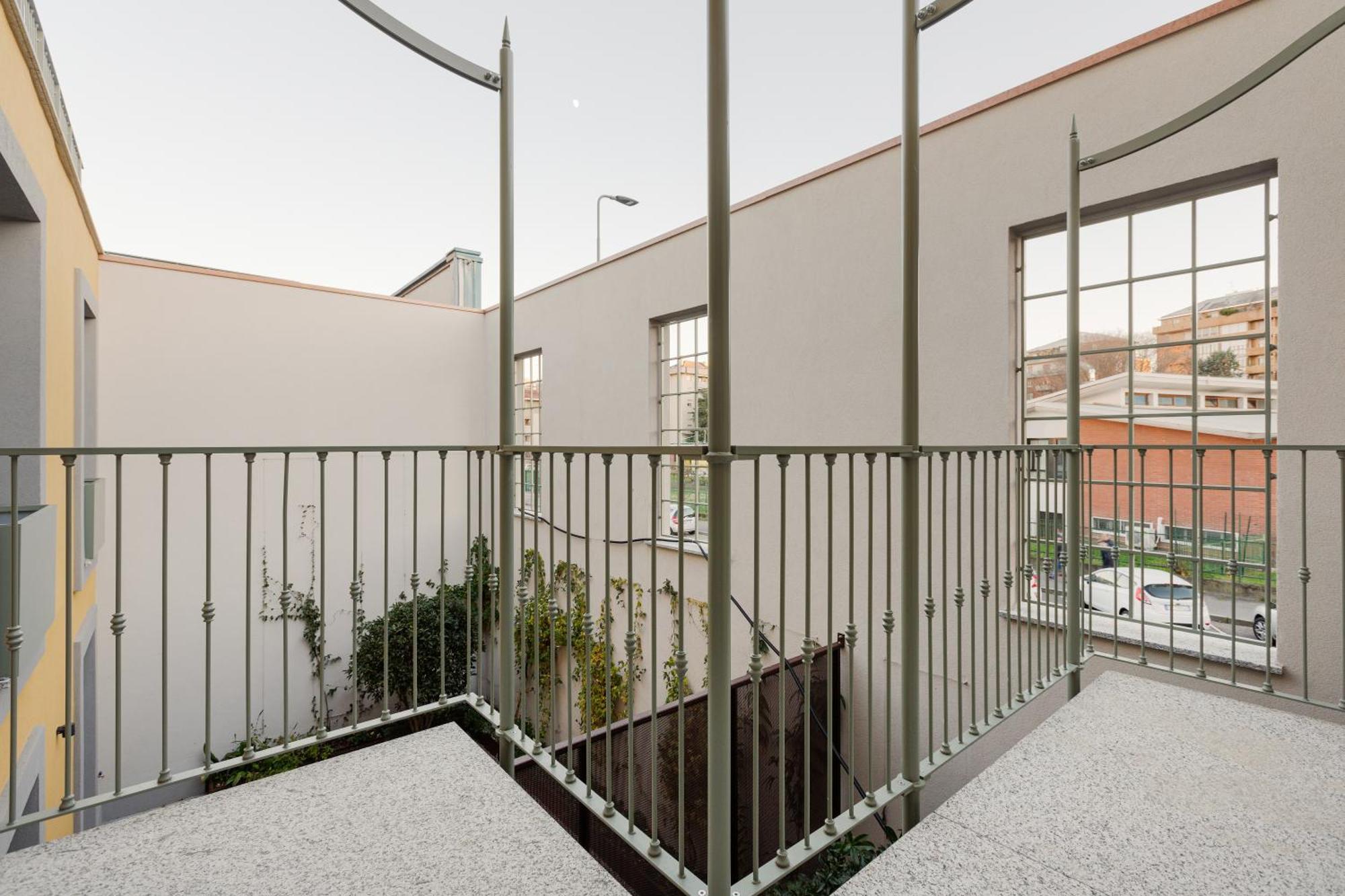 Modern Apartment In Milan With Balcony Екстериор снимка
